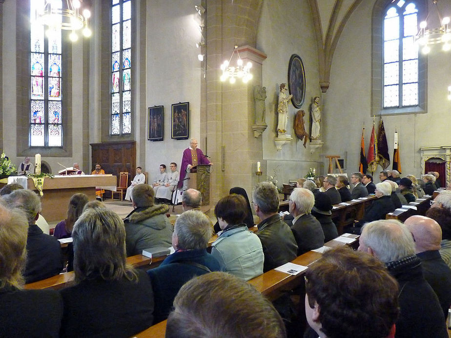 Festgottesdienst zum 50jahrigen Priesterjubiläum von Stadtpfarrer i.R. Geistlichen Rat Ulrich Trzeciok (Foto: Karl-Franz Thiede)